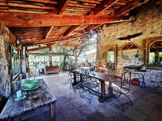  Maison  vendre 300 m