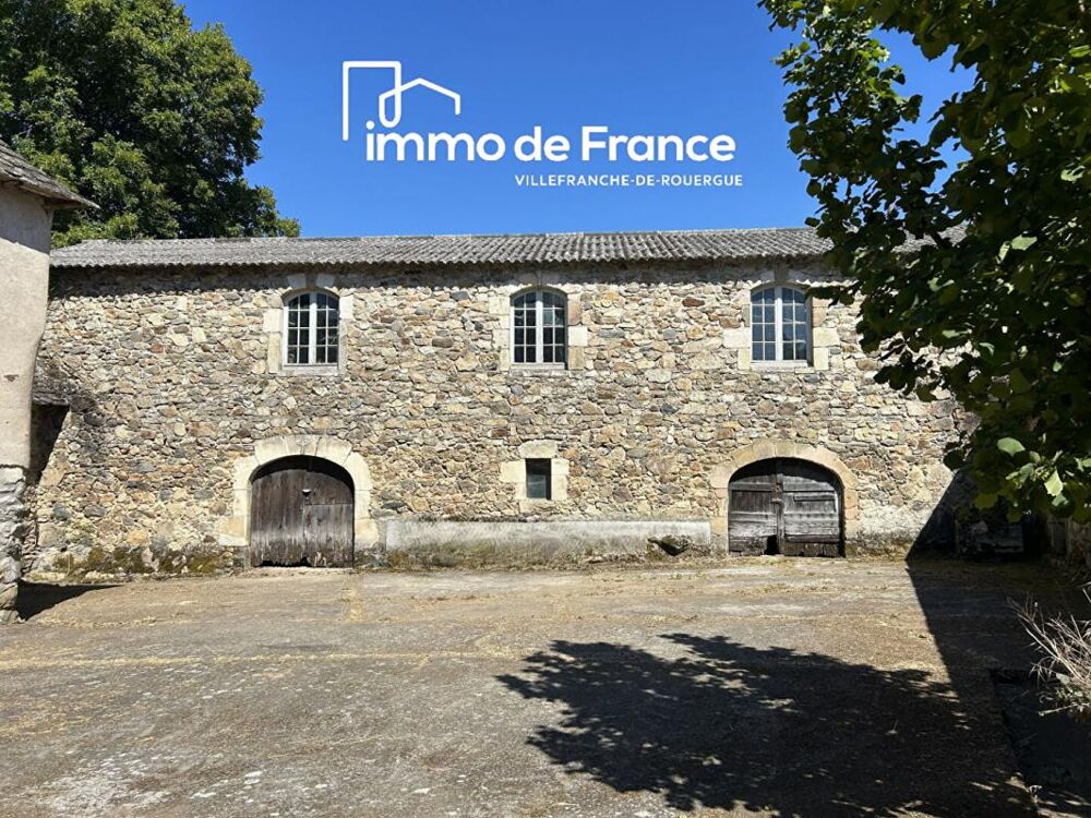Authentique corps de ferme comprenant 2 maisons, grange, four à pain et dépendances