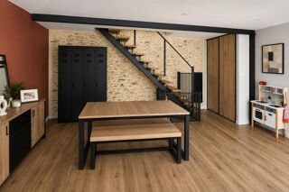  Propriété/château à vendre 8 pièces 156 m²