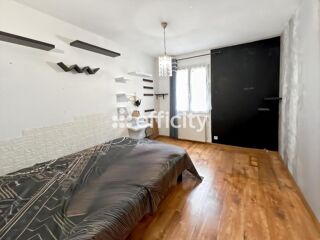  Immeuble � vendre 15 + pi�ces 270 m�