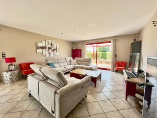  Maison  vendre 8 pices 260 m