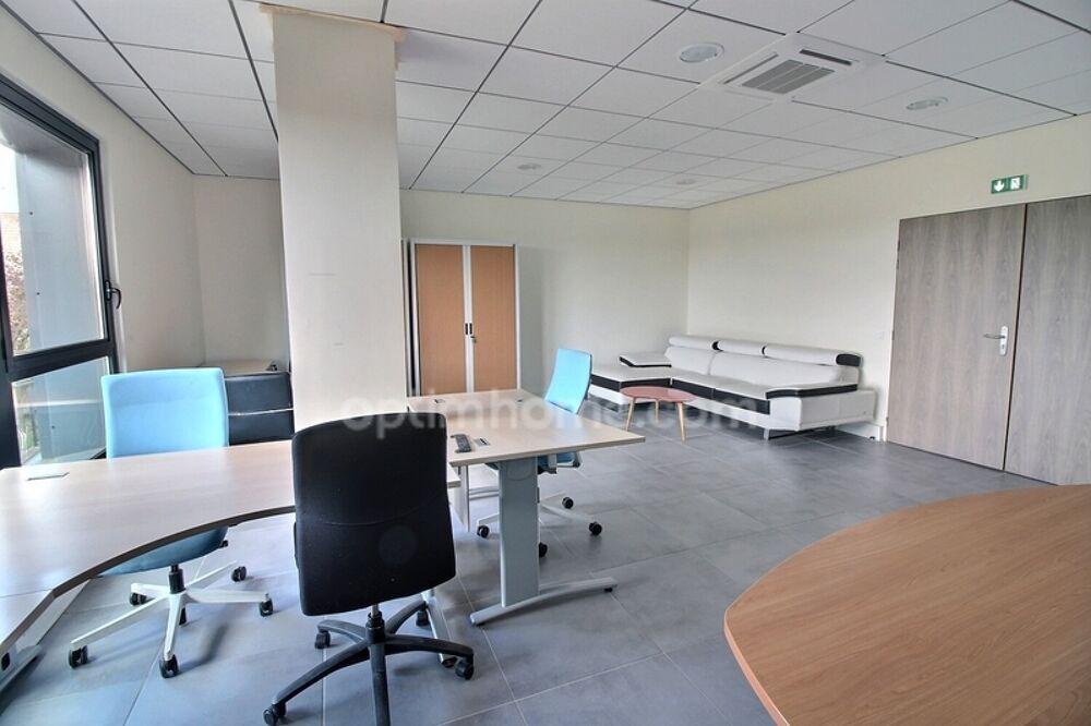   Bureau de 225 m2 avec parkings à vendre à ORGEVAL (78) Orgeval