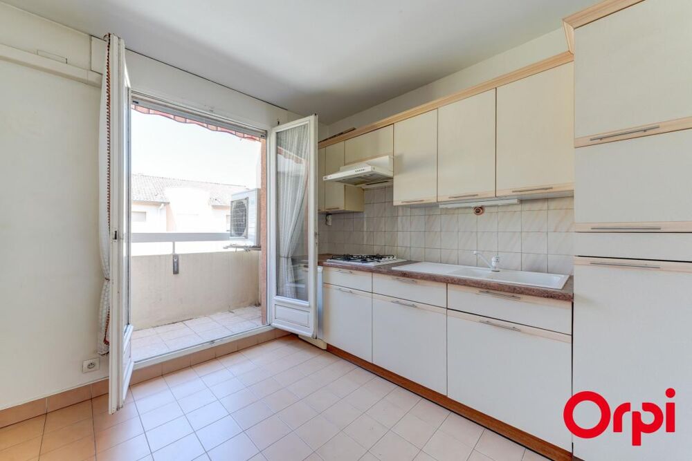 Villeurbanne entre Gratte-Ciel et GrandClément T3 65 m² + loggias, + cave + parking
