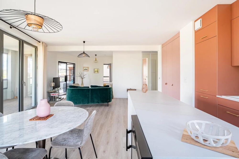 Appartement 4 pieces de 94 m² à Bordeaux quai de Brazza