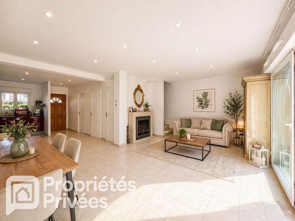Maison Ornex 5 pièces sur 155m2 de terrain - Garage et place de parking