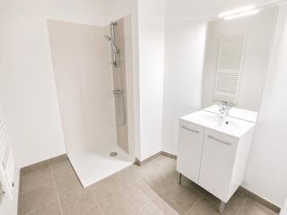  Appartement à louer 3 pièces 63 m²