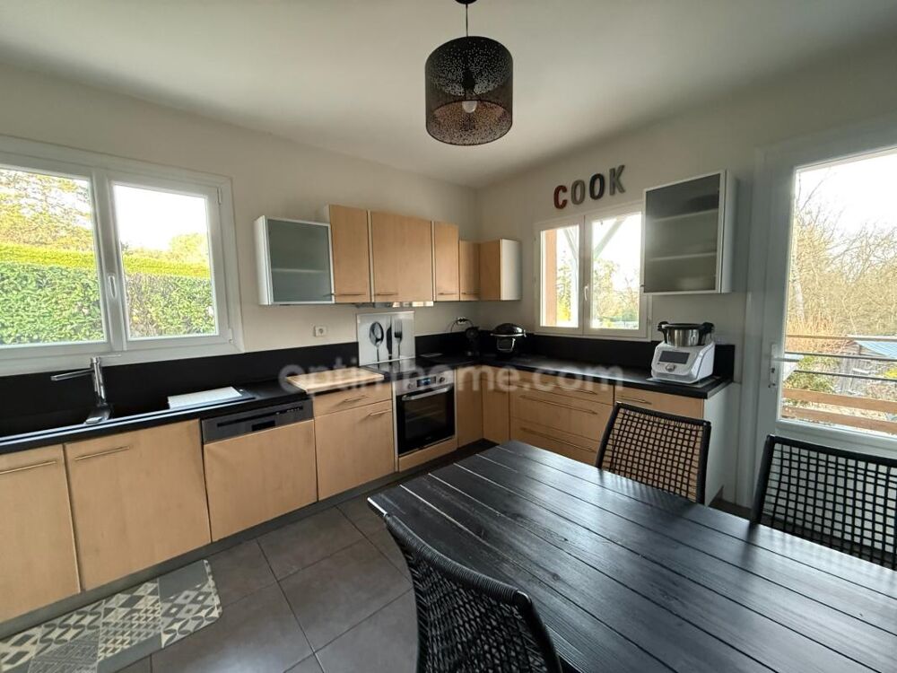 Maison familiale 145 m²  Piscine  2 200 m² de terrain  20 min Toulouse