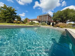  Maison � vendre 9 pi�ces 245 m�