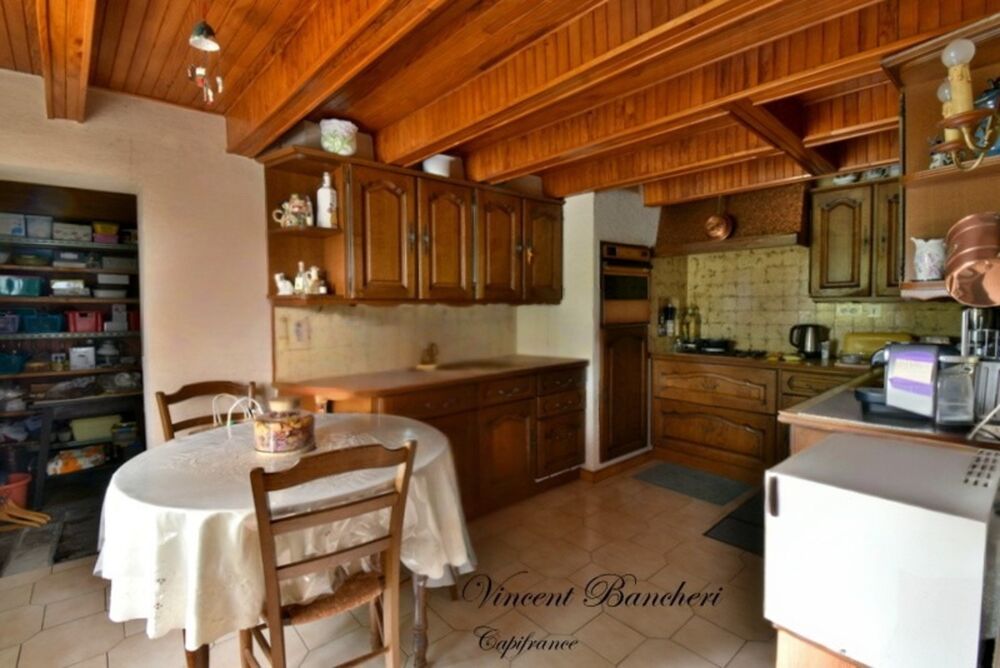 Vente Maison PERS-JUSSY, Maison des années 60 avec beau potentiel dans un environnement calme et champêtre Pers jussy