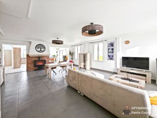  Maison  vendre 8 pices 245 m