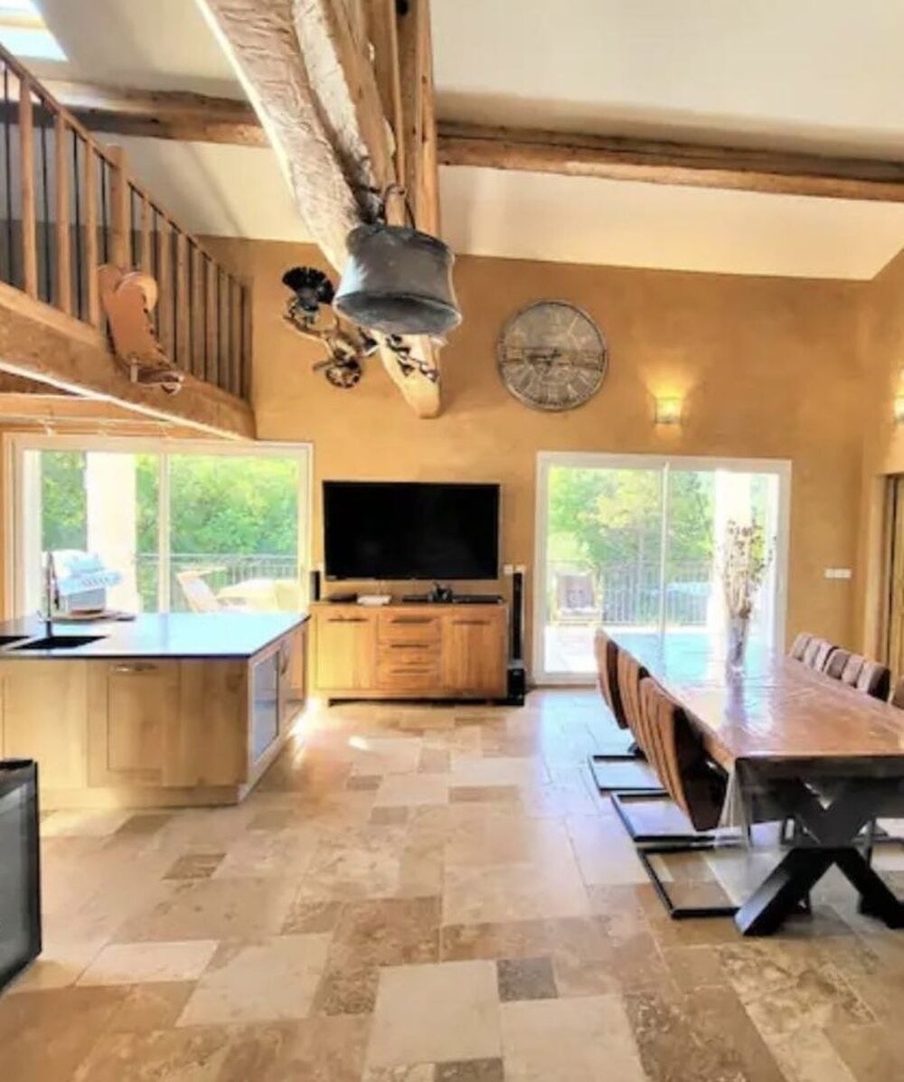 à vendre  Propriété/château Peyroules (04120)