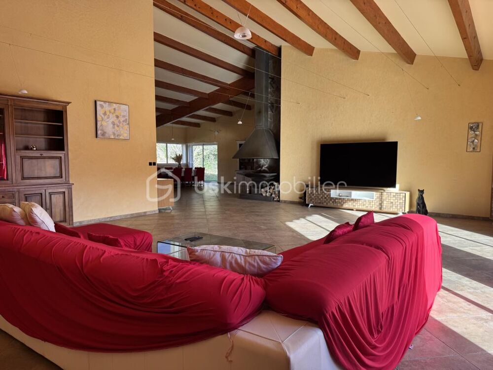 Vente Propriété/Château À CHATEAUVERT (83670) PROPRIÉTÉ D'EXCEPTION DE 570 m² AVEC DEUX APPARTEMENTS INDÉPENDANTS, PISCINE, GRAND TERRAIN ET ACCÈS À LA Chateauvert