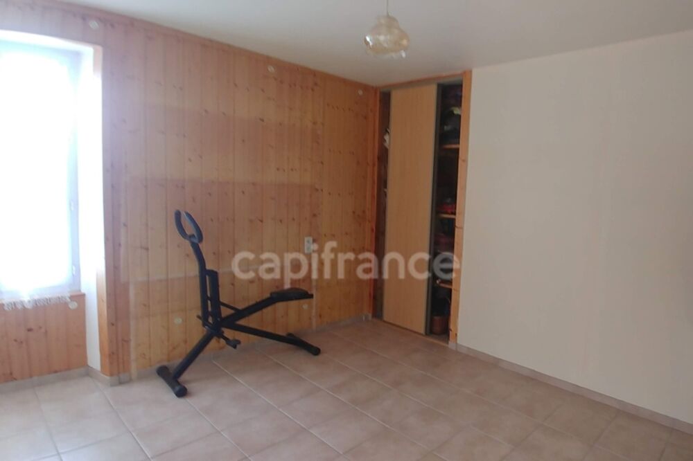 Maison en pierres à vendre 6 pièces NALLIERS (85)