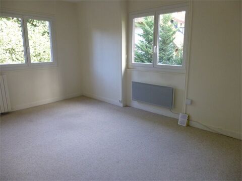 Local Professionnel à louer à Vernouillet de 22 m2 avec parking au prix de 780 euros par mois 780 78540 Vernouillet
