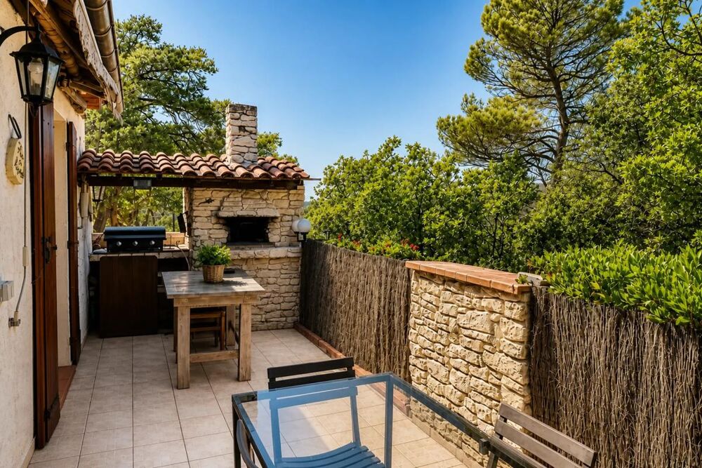 à vendre  Maison Esparron-de-Verdon (04800)
