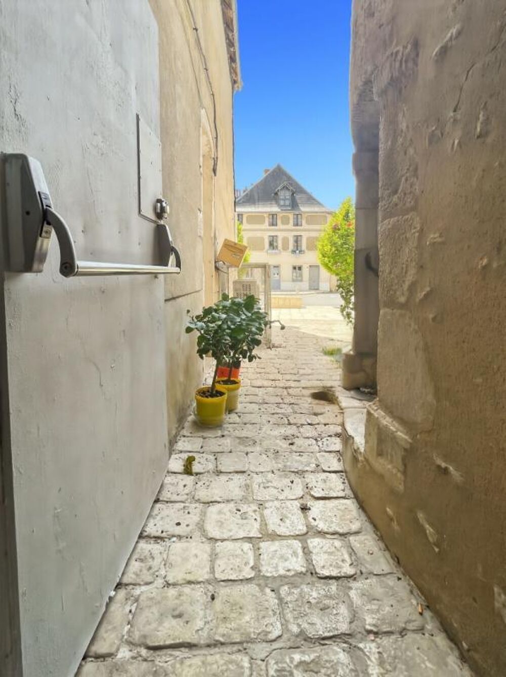 Vente Immeuble Vente Interactive - Départ des offres à 164000 en plein coeur de Saint Gaultier  11 pièces 306 m2 Saint gaultier