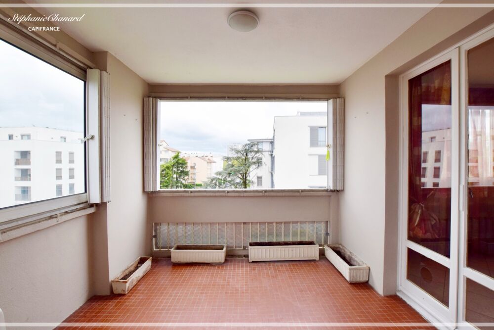 Appartement familial T5 de 95 m² avec loggia, balcon, garage et cave / LYON 8EME