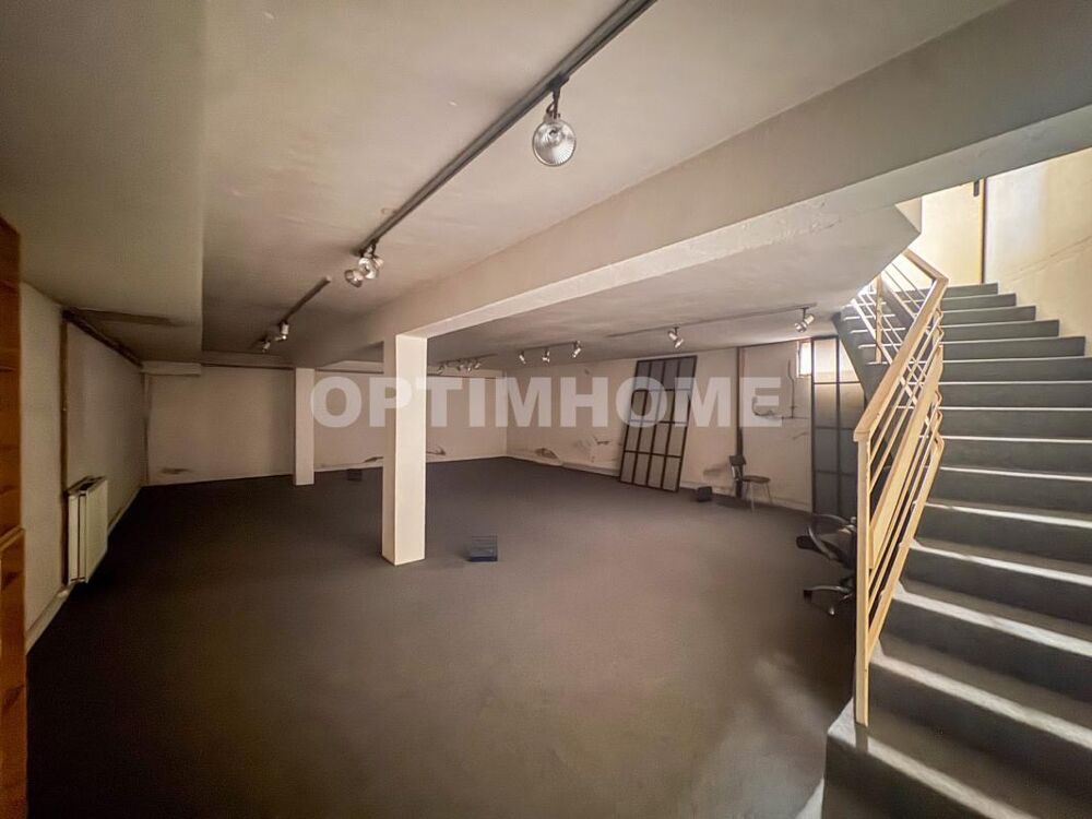 Vente Immeuble Opportunité d'investissement Coeur de ville - Immeuble divisible en 2 appartements avec parkings privatifs CHOLET (49) Cholet