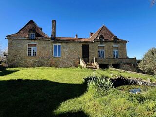  Propriété/château à vendre 12 pièces 300 m²