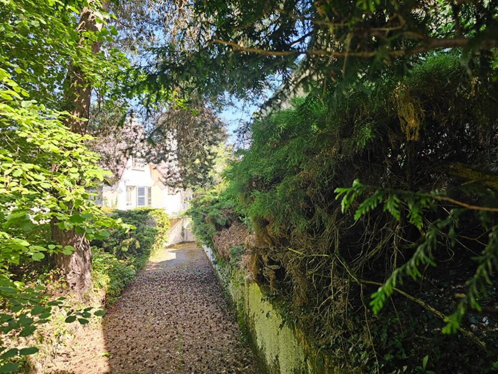 Vente Maison Maison 8 pièces 192 m² habitables / 215 m² au sol village commerces écoles Saint leger en yvelines