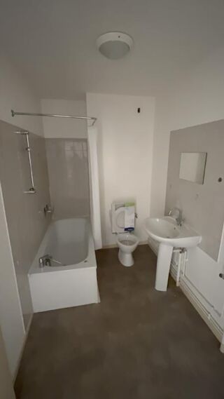  Appartement à louer 3 pièces 68 m²