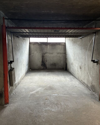  Parking / Garage à louer 