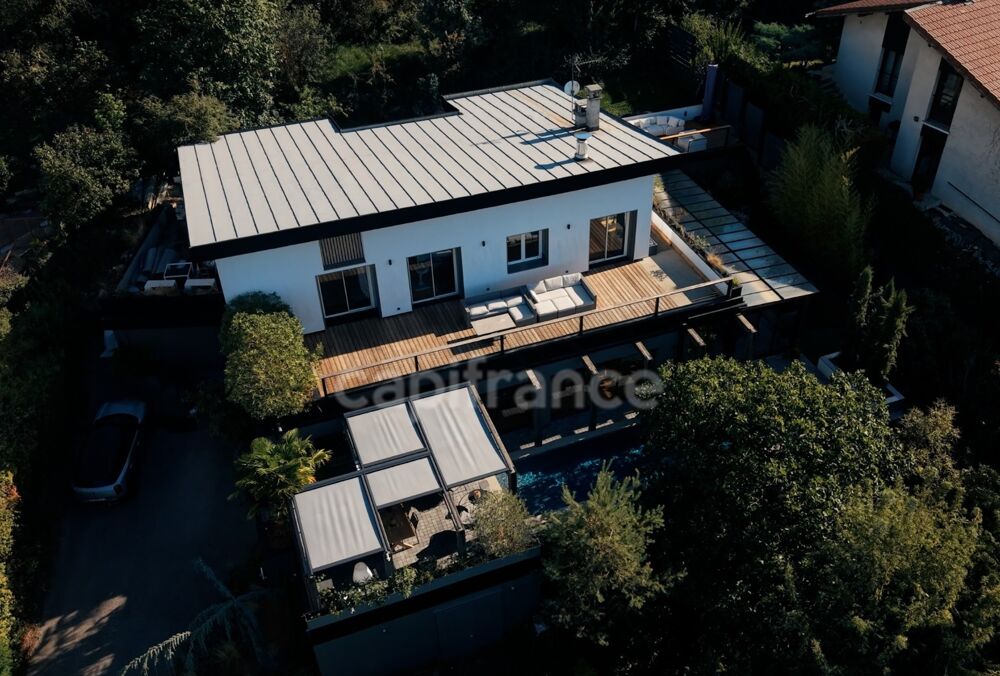 Maison à vendre 7 pièces (73) Maison d'Exception avec sa vue sur la ville d'Aix les Bains et le lac