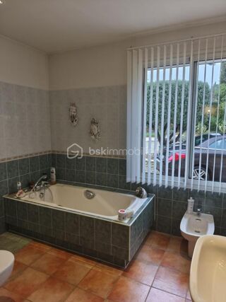  Villa � vendre 4 pi�ces 150 m� Beziers