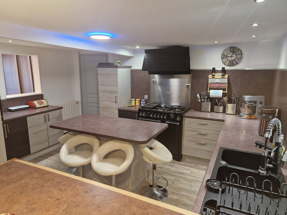 Vente Maison Maison à vendre 8 pièces proche de TONNAY CHARENTE (17) Tonnay charente