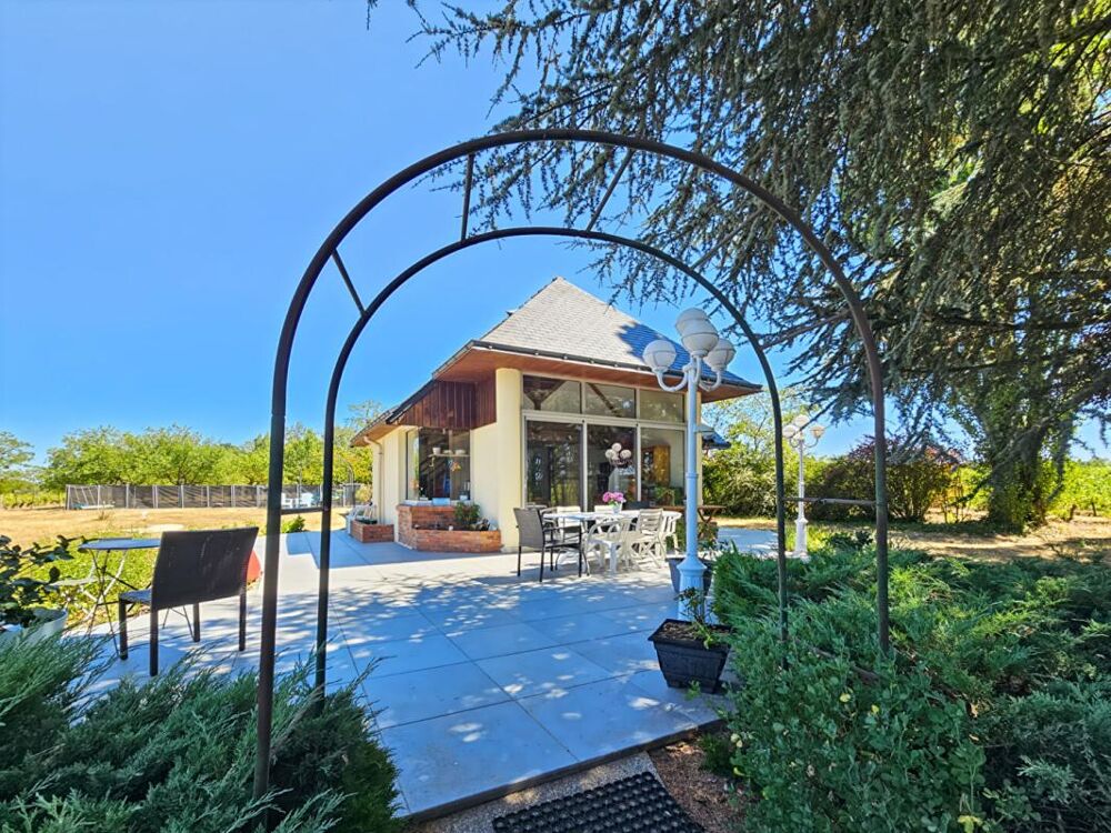 Vente Maison Bellevigne-en-Layon - Propriété de 250 m²  - 2 habitations - Piscine chauffée - Plus d'1 hectare de terrain Bellevigne en layon