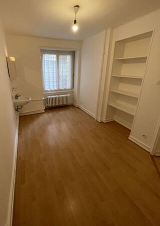  Appartement à louer 4 pièces 74 m²