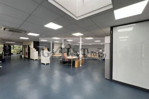 Entrep&ocirc;t &agrave; la vente de 4500m&sup2; - Creil 2350000 60100 Creil