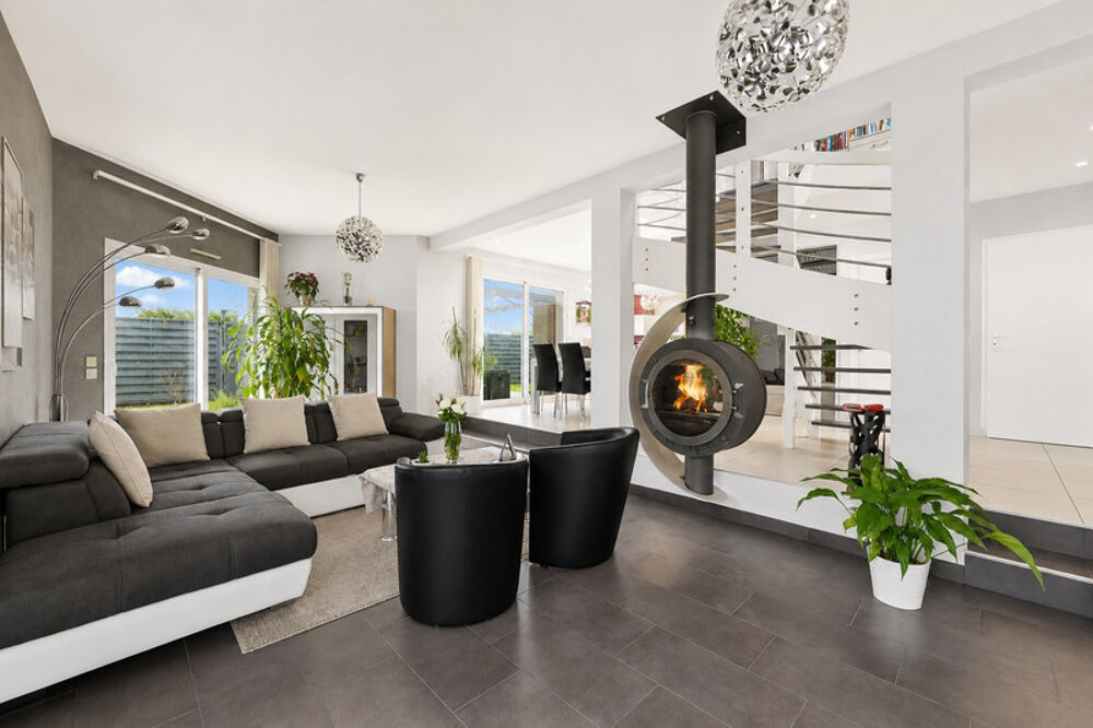 Vente Maison Maison à vendre 7 pièces SEGNY (01) Segny