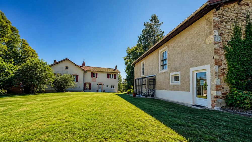 Domaine + 300 m2 dont maison de 10 pièces de 188 m² à Montsoué