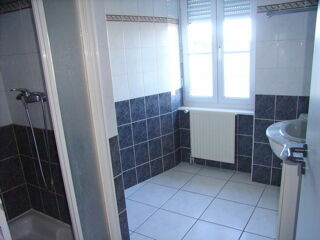  Appartement à louer 4 pièces 82 m²
