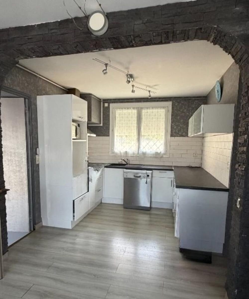 Soyaux. Maison mitoyenne de 102 m² avec garage et jardin