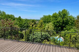  Maison à vendre 13 pièces 365 m²