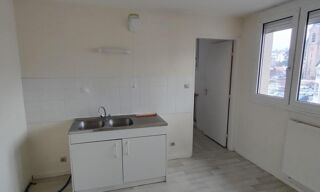  Appartement à louer 4 pièces 81 m²