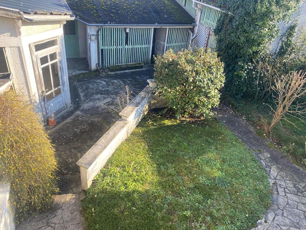 Maison Azay Le Ferron 9 pièce(s) 162 m2
