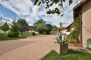  Propriété/château à vendre 8 pièces 254 m²