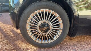500 118 42 kWh La Prima - Automatique Toit ouvrant 2024 occasion 42370 Renaison