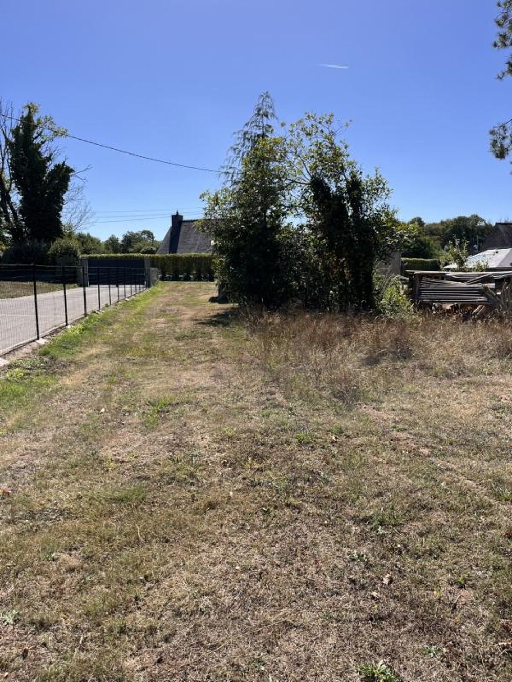 Vente Terrain LE TRÉVOUX – TERRAIN À BÂTIR DE 983 M² Le trevoux