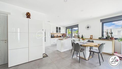   Une maison de plain-pied moderne, lumineuse et pr�te � vous accueillir Maison - 4 pi�ce(s) - 102 m�