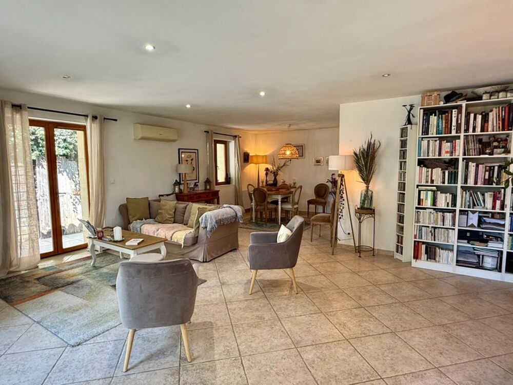 Vente Maison Dpt Vaucluse (84), à vendre aux Imberts quartier de GORDES, maison de plein pied avec 3 chambres et 1600 m2 de jardin Gordes
