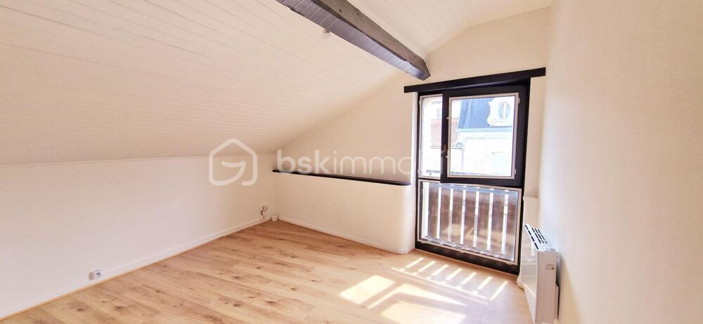 EMPLACEMENT PRIVILÉGIÉ POUR CE CHARMANT APPARTEMENT T2  43 M² AU SOL (28 M² CARREZ)