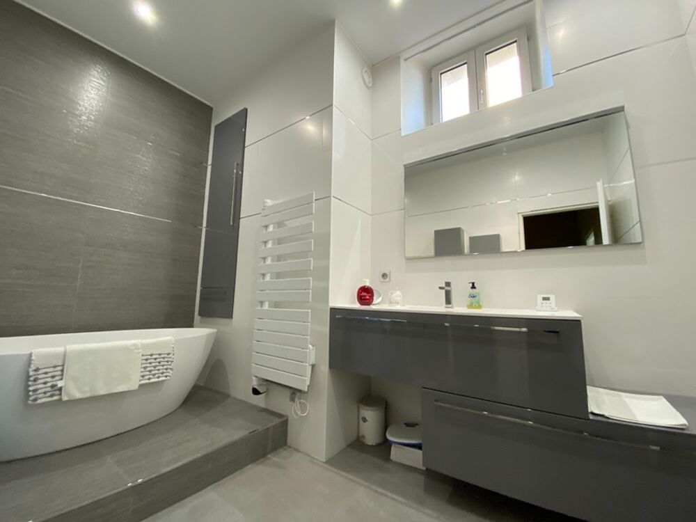 Vente Appartement Dpt Vienne (86), à vendre CHATELLERAULT appartement bourgeois T6 de 161,64 m² Chatellerault