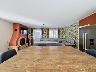  Immeuble à vendre 7 pièces 195 m²