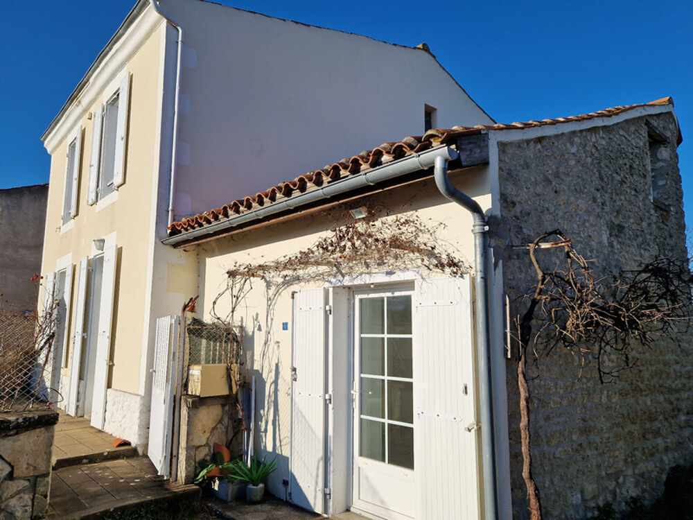 Vente Maison Dpt Charente Maritime (17),  vendre proche de SAINT JEAN D'ANGELY maison P4 de 87 m - Terrain de 634,00 m Saint jean d angely