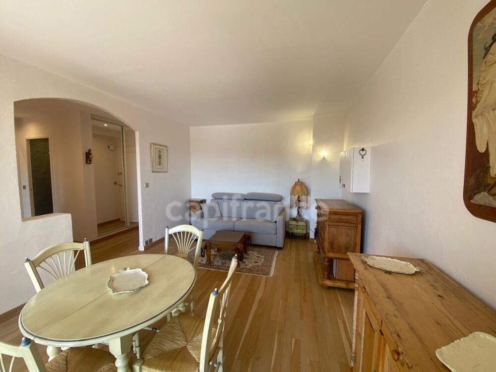 Appartement à vendre 2 pièces HYERES (83) - Port de Hyères - Parking - Terrasses - Cave