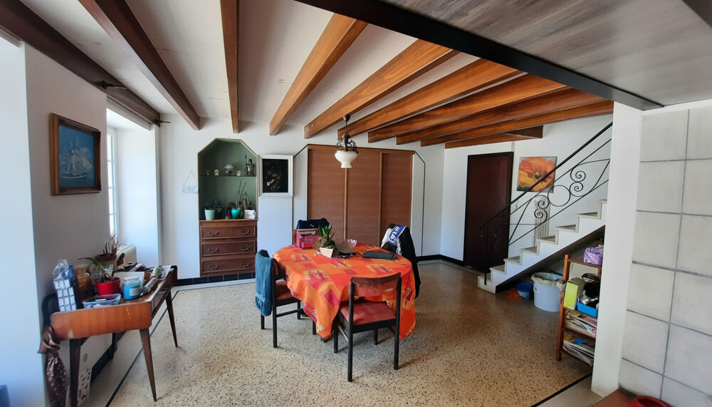 Vente Maison Maison de bourg  169m2, 1 760 m² de jardin)+ Local indépendant Nieul le virouil